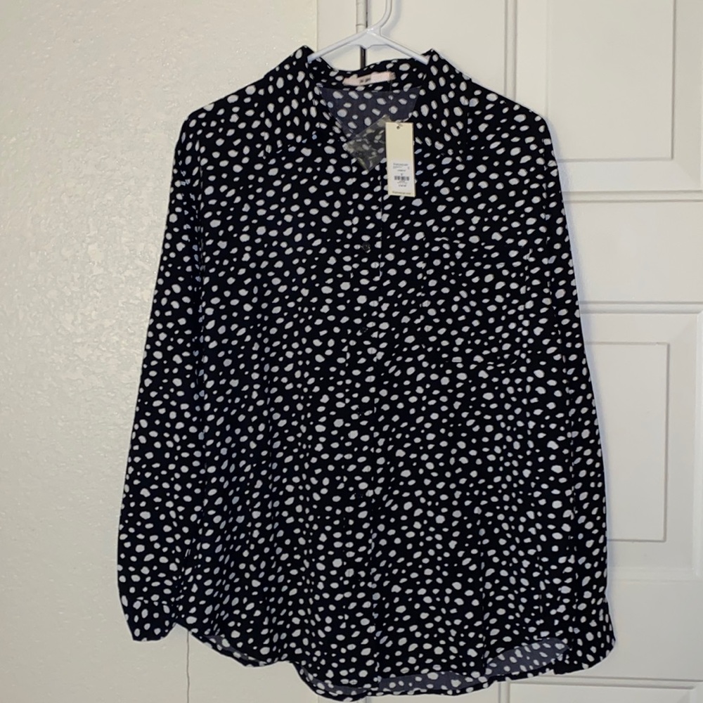 Long sleeve animal print button up shirt NWT